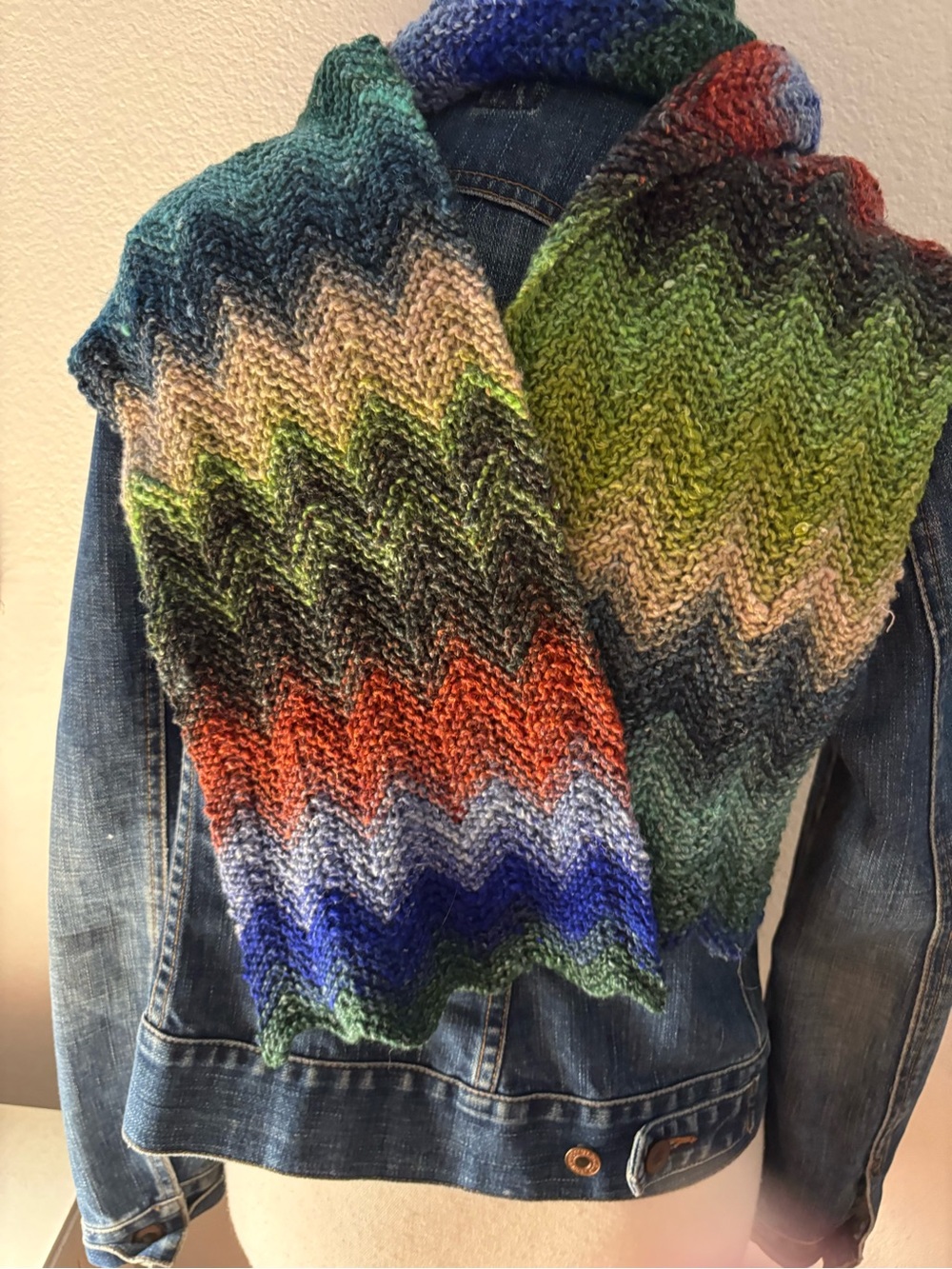 Handmade Zigzag Knit Scarf - Unisex Accessory - Picture 5 of 8